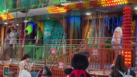 Verzauberter-Zirkus-Beim-Kinderkarneval-Mit-Interaktivem-Funhouse-Mit-Drei-Ebenen-Voller-Nervenkitzel-Bei-Ekka-Brisbane,-Royal-Queensland-Show,-Australien