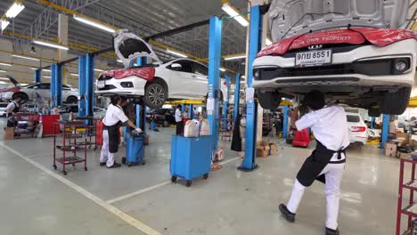 Modern-Factory-Garage-Interior-Design,-Indoor,-Wide-Shot