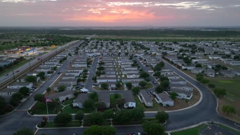 Ländliche-Nachbarschaftsgemeinschaft-In-Texas-Bei-Nacht