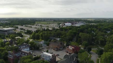 Fußballstadion-Der-Iowa-State-University-In-Der-Ferne