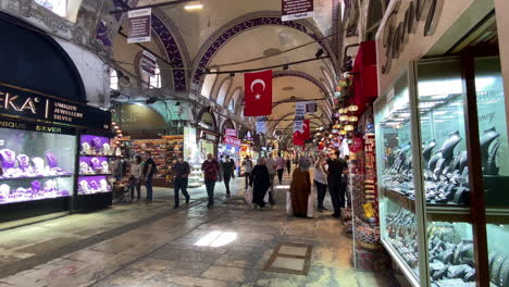 Statischer-Breiter-Clip-Der-Hauptverkehrsstraße-Des-Großen-Basars-In-Istanbul