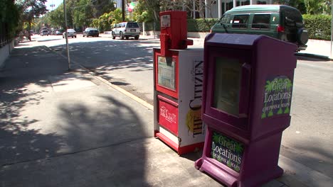 American-Newspaper-Street-Vending-Machine