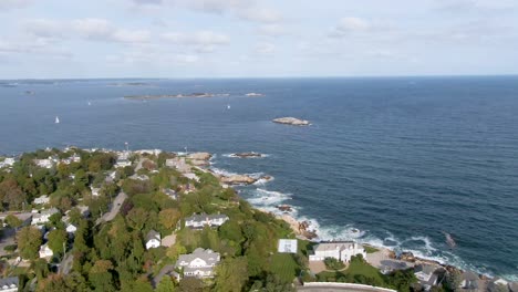 Aerial-view-of-Waterfront-Houses-on-the-Coast-of-Marblehead-Neck,-Marblehead,-Massachusetts-MA,-USA---drone-shot