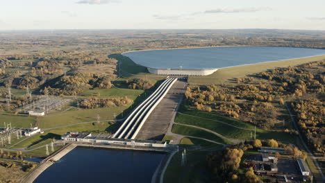 Vista-Aérea-De-La-Planta-De-Almacenamiento-Por-Bombeo-Kruonis-Ubicada-En-Lituania,-Estados-Bálticos,-Europa