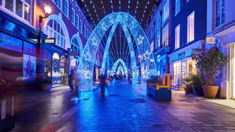 Londoner-Nachtzeitraffer-Mit-Weihnachtsdekorationen-In-Der-Berühmten-South-Molton-Street-Im-West-End