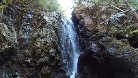 Creek-Wasserfall-Auf-Der-Insel-Vancouver,-Kanada