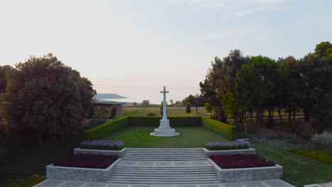 El-Cementerio-De-Guerra-Del-Río-Sangro,-Torino-Di-Sangro,-Chieti,-Italia