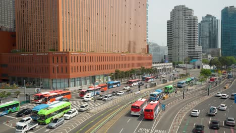 La-Concurrida-Terminal-De-Autobuses-De-Seúl,-Corea-Del-Sur-En-Bongnae-dong