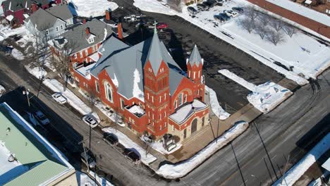 Drone-shot-of-Catholic-Church,-Warren,-Ohio
