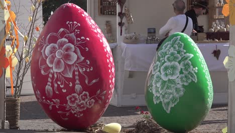 Dos-Huevos-De-Pascua-Decorativos-De-Gran-Tamaño