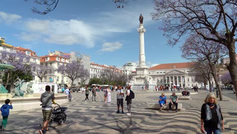 Der-Dom-Pedro-IV-Platz-Ist-Der-Belebteste-Bereich-In-Der-Hauptstadt-Portugals-Und-Der-Treffpunkt-Vieler-Einheimischer-Und-Touristen