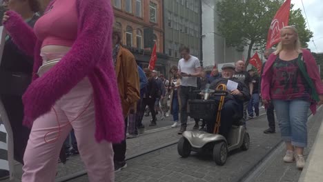 Tausende-Menschen-Haben-Im-Ganzen-Land-An-Protesten-Gegen-Die-Lebenshaltungskosten-Teilgenommen