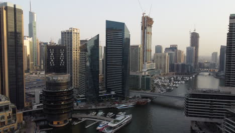 Dubai-Marina-And-City-Skyline-In-Dubai,-UAE-At-Daytime