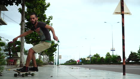 Skateboarding,-Man-Rides-Skateboard-And-Doing-Carving-And-Turning-Tricks-In-The-Street