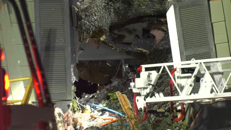 aftermath-of-tree-crashing-into-home