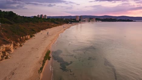 Sonnenuntergang-Morgen-Meer-Strand-Blick-Wolken-Goldene-Stunde