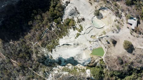 Top-down-shot-of-Hierve-el-agua-springs-in-Oaxaca,-Mexico