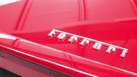 Klassisches-Geschriebenes-Logo-Auf-Der-Rückseite-Des-Ferrari-Modena-360