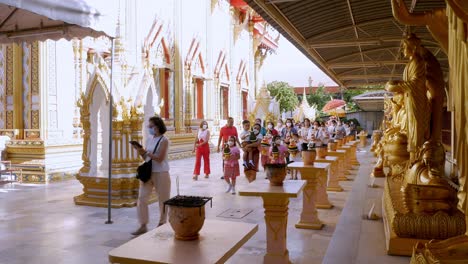 Ordinationszeremonie-Im-Buddhistischen-Thailändischen-Mönchsritual-Für-Den-Wechsel-Vom-Mann-Zum-Mönch-Bei-Der-Ordinationszeremonie-Im-Buddhistischen-In-Thailand