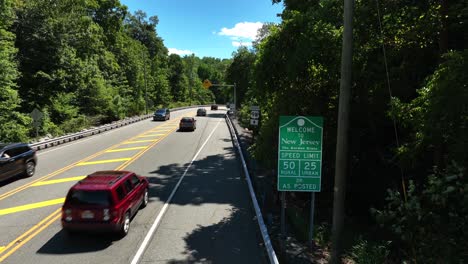 Schild-„Willkommen-In-New-Jersey“-Entlang-Der-Straße