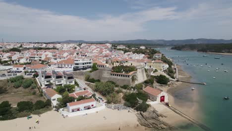 São-Clemente-Fortress-at-the-end-of-Praia-da-Franquia-beach,-Vila-Nova-de-Milfontes