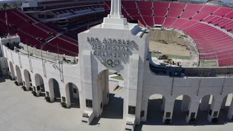 Close-up-Los-Angeles-Memorial-Coliseum-stadium-entrance-and-sign