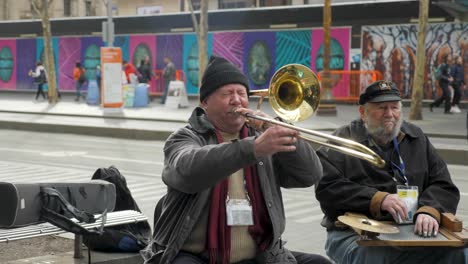 eledery-group-busking---street-performance-in-melbourne-CBD-a-group-of-busker