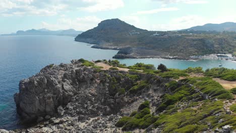Luftaufnahme-Der-Küste-Der-Insel-Rhodos-Neben-Der-Bucht-Von-Ladiko-Und-Dem-Strand-Von-Anthony-Quinn