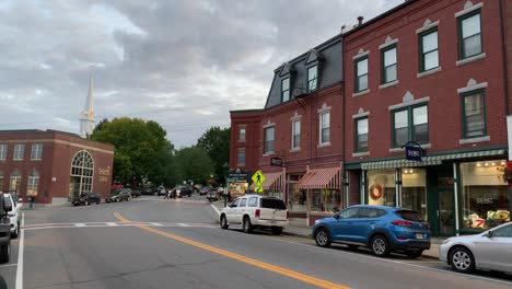 4k-Camden-Maine-Downtown-In-Der-Abenddämmerung