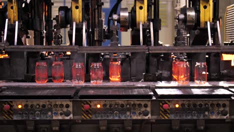 Der-Prozess-Der-Herstellung-Von-Glas-Glashütten