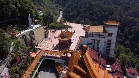 Aerial-view-of-the-vibrant-Chin-Swee-Caves-Temple-in-Genting-Highlands,-Malaysia
