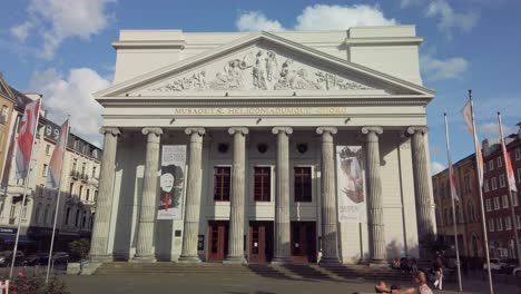 Das-Stadttheatergebäude-Von-Aachen-In-Deutschland-Wurde-Von-Den-Beiden-Berühmten-Architekten-Johann-Peter-Cremer-Und-Karl-Friedrich-Schinkel-Entworfen