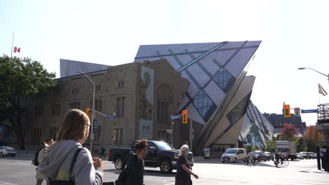 Royal-Ontario-Museum,-ROM