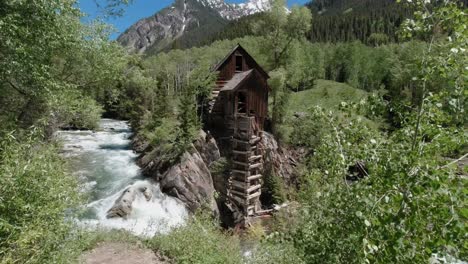 Toma-Panorámica-De-Crystal-Mill-Colorado-En-El-Verano