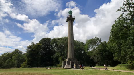 Zeitraffer-Rund-Um-Das-Bridgewater-Denkmal-Im-Ashridge-Anwesen