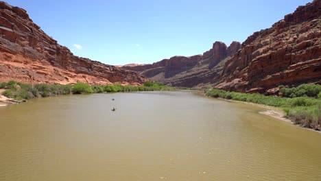 Kayaking-in-the-Colorado-River,-Moab,-Utah