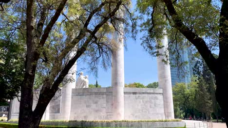 Vista-De-Lapso-De-Tiempo-Del-Bosque-De-Chapultepec