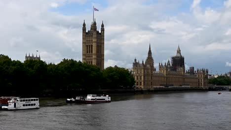 Palacio-De-Westminster-Y-La-Cámara-De-Los-Lores-Desde-El-Puente-De-Lambeth,-Londres