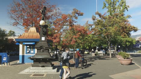 The-Carter-Memorial-Fountain-iron-Pioneer-Mike-in-Ashland,-Oregon-USA