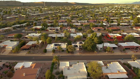 Residential-real-estate-in-retirement-community-Green-Valley-Arizona,-drone-sideways