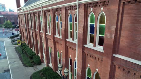 Buntglasfenster-Im-Ryman-Auditorium-In-Nashville,-Tennessee