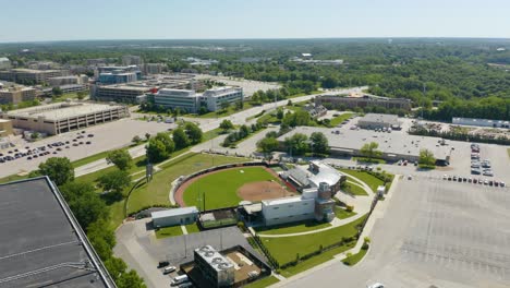 Béisbol-De-La-Universidad-De-Missouri,-Estadio-De-Softbol-En-Verano