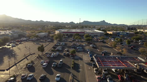 Cars-in-line-at-the-Costco-gas-station-for-cheap-gas