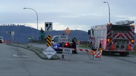 policewomen-at-road-closure-in-Canada-on-November-24,-2021