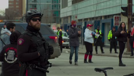 Policía-Calgary-Protesta-En-Cámara-Lenta-5-De-Febrero-De-2022