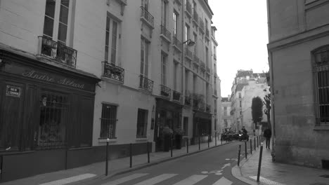 Old-school-Bistro-On-Historic-Street-In-6th-Arrondissement-In-Paris,-France