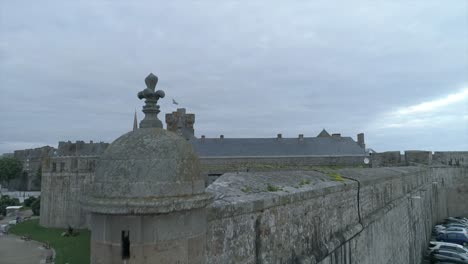 Drohnenaufnahmen-Des-Rathauses-Von-Saint-Malo,-Bretagne,-Frankreich