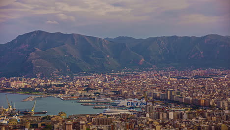 Lapso-De-Tiempo-Elevado-Desde-El-Monte-Pellegrino-Sobre-La-Ciudad-Y-El-Puerto-De-Palermo