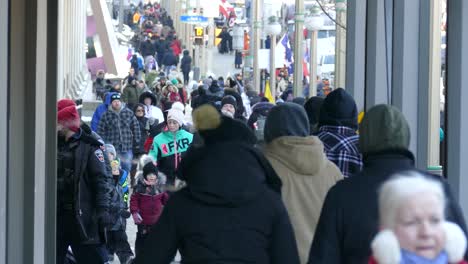 Menschen-Protestieren-Gegen-Covid-19-Beschränkungen-In-Ottawa