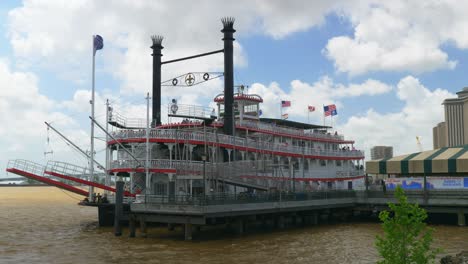 Stadt-New-Orleans-Riverboat-French-Quarter-Mississippi-River